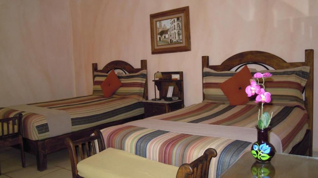 La Casa Del Laurel Hotel Таско де Аларкон Стая снимка